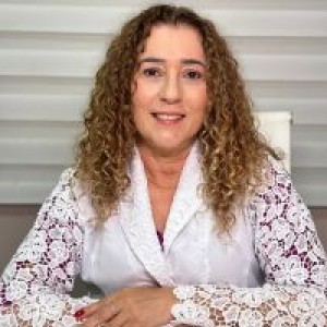 Dra. Ana Luiza Teixeira Pinheiro